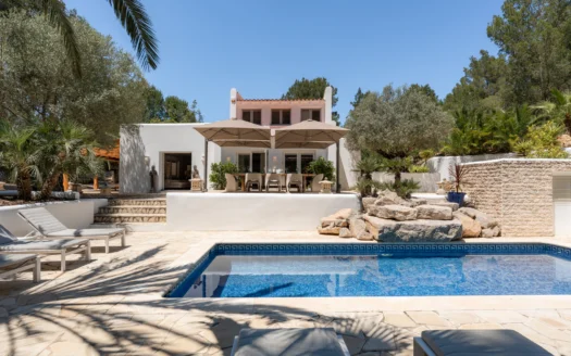 Private resort between Es Cubells & Porroig