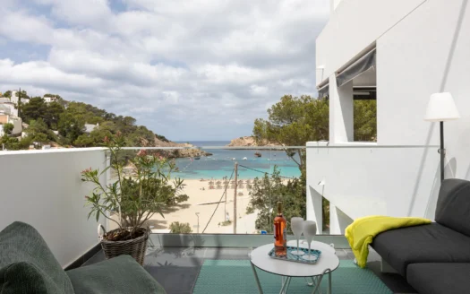 Frontline Apartment in Cala Vadella