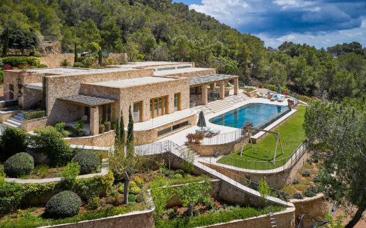 Design Villa te Koop Cala Mastella | Zeezicht & 85.500m² Privacy
