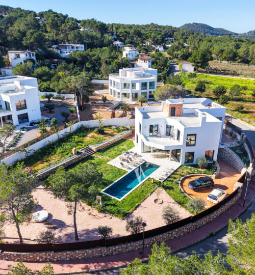 Prachtige nieuwe lange termijn villa ten noorden van Ibiza