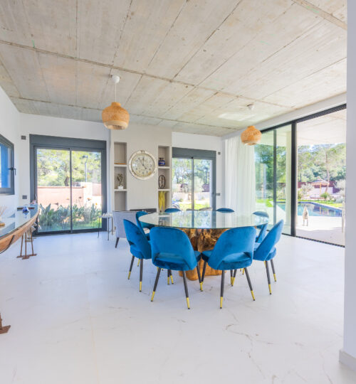 Prachtige nieuwe lange termijn villa ten noorden van Ibiza