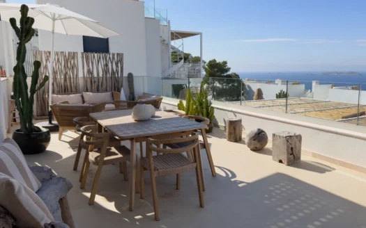 Apartamento encantador com 120 m² de terraços e vista para o mar – Cala Vadella, Ibiza