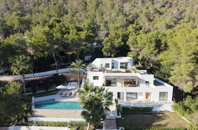 Villa mit Meerblick kaufen in Es Cubells, Ibiza — 6 Schlafzimmer