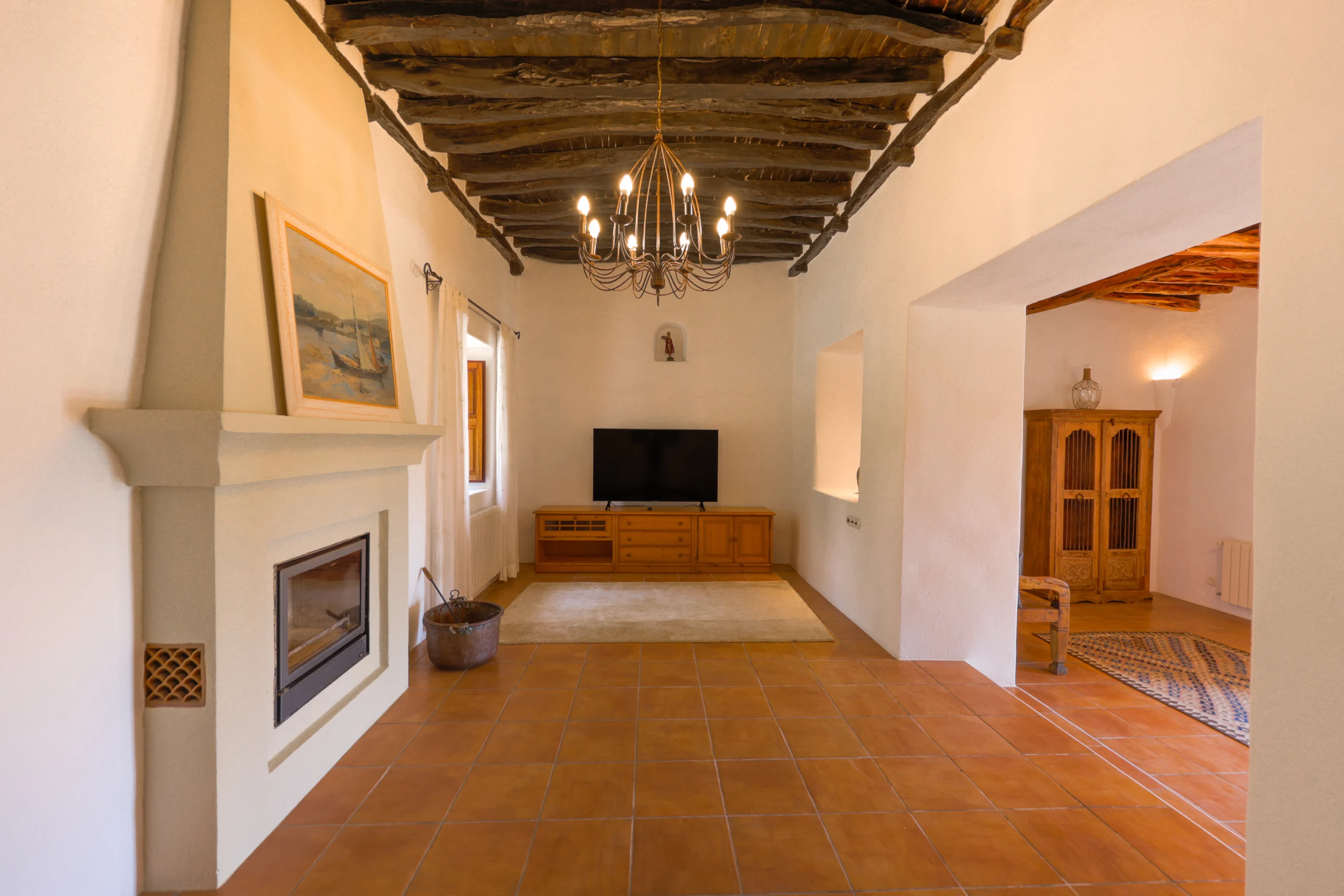 Ibicencan finca met tuin en zwembad — begeleiding bij het kopen van een huis op Ibiza