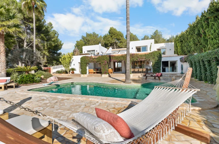 Finca for Sale in Ibiza with Padel Court — Jesús