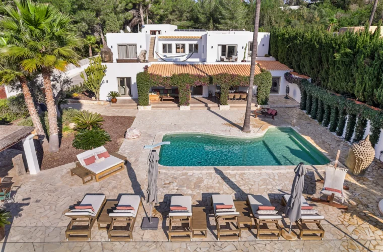 Whitewashed finca courtyard with pool in Jesús, Ibiza