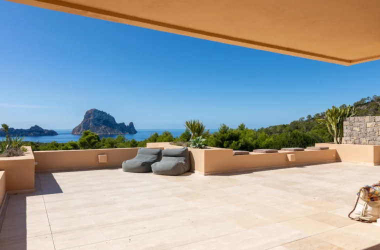 Apartment for sale with Es Vedrà Views — Cala d’Hort, Ibiza