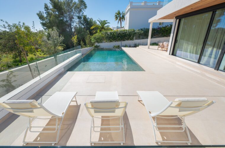 Villa for sale Cala Lenya Ibiza with a large pool